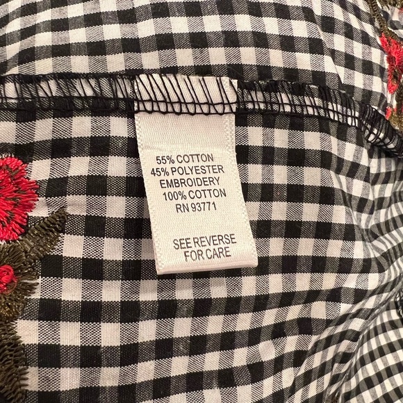 MIRROR IMAGE off the shoulders embroidered top/ size M - Picture 5 of 7